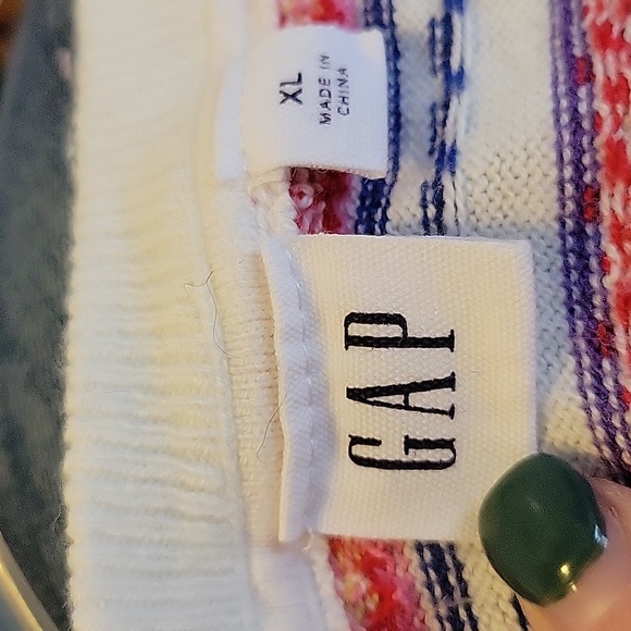 Multiple Color Sweater - Picture 7 of 8